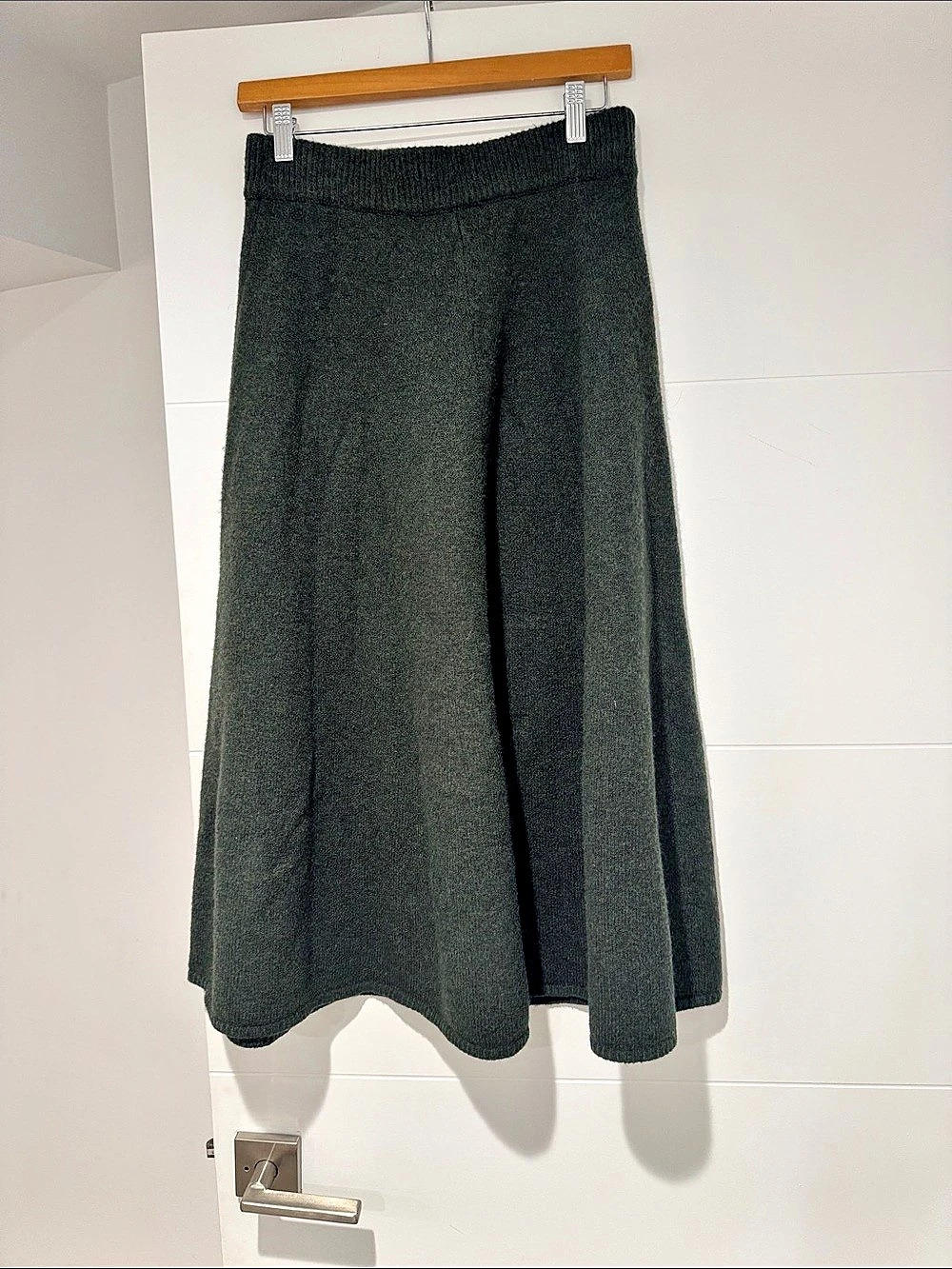 WAYF Kayla A-Line Knit Midi Skirt Black Small
